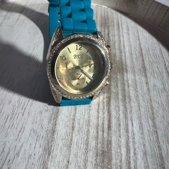 BKE watch only used once. NO DAMAGE - Picture 2 of 4